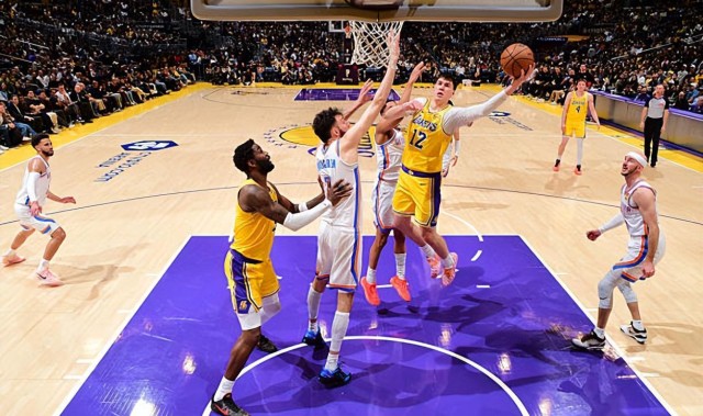 世界杯球员名单-能力实在是太平庸了，但侧翼新星竟然能够在湖人坐上先发位置？