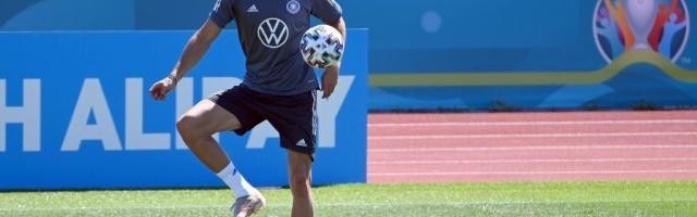 世界杯参赛球队介绍-磁卡伤愈复出，对葡萄牙勒夫真不打算从善如流？